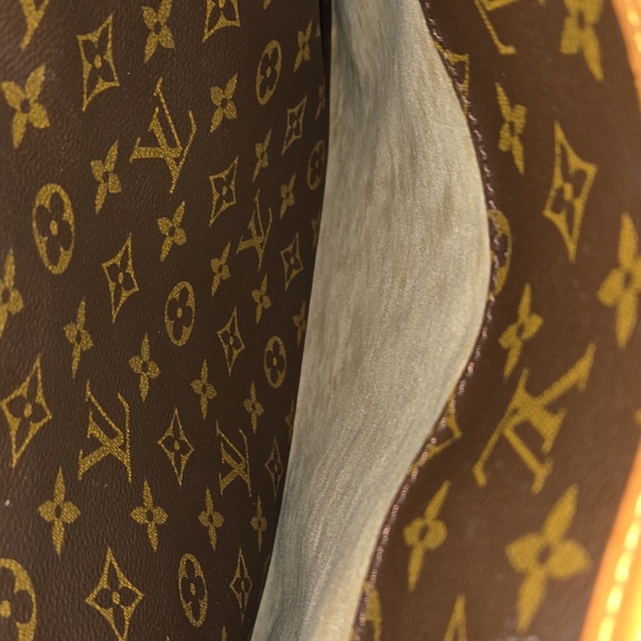 Louis Vuitton Rivoli Monogram Briefcase - Picture 14 of 17